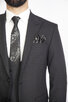 Pánský oblek Luis – detail přední části obleku a kapsy