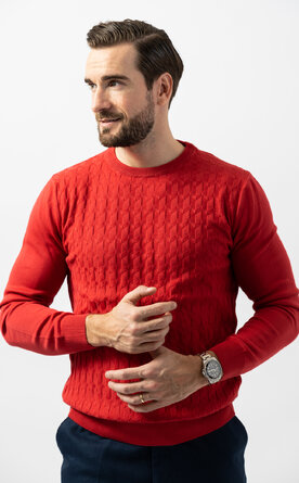 Červený pánský svetr se vzorem